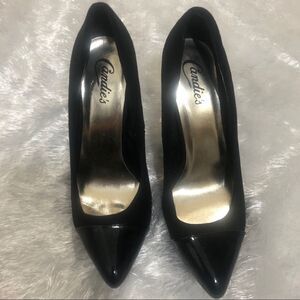 Candie’s Black suedes and shiny Toe area size 8.5